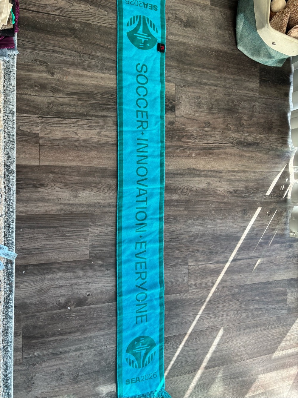 Seattle Scarf - Picture 3 of 3